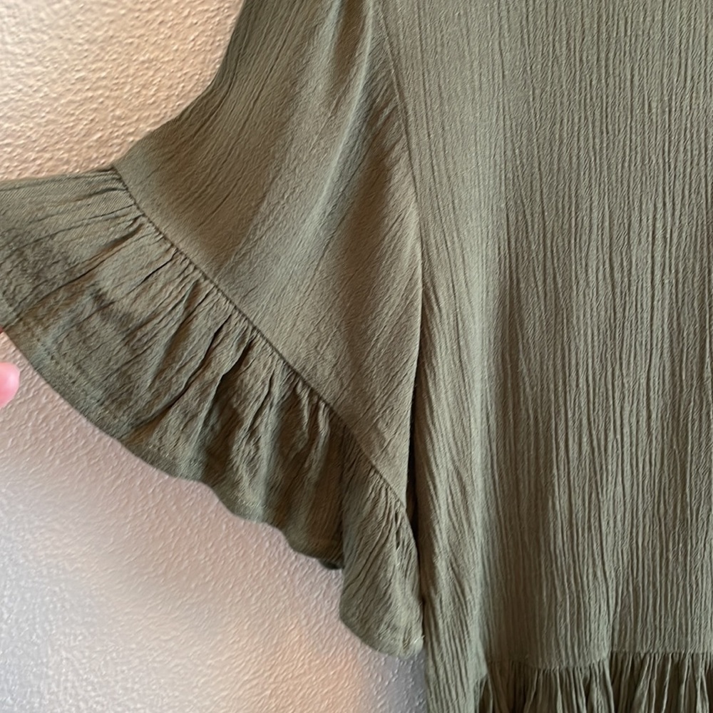 Green women’s short sleeve top | color: green | size medium - Picture 3 of 6